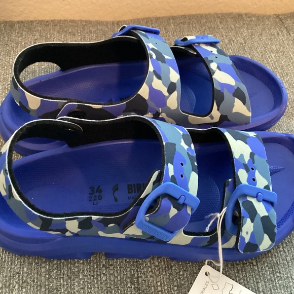 Birkenstock Kid's Mogami Birko-Flor Sandal in CMO Blue, size EU 34 - Picture 9 of 10